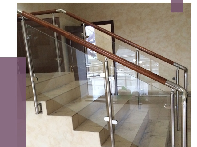 Комбинированные перила из металла и дерева в Йошкаре-Ола