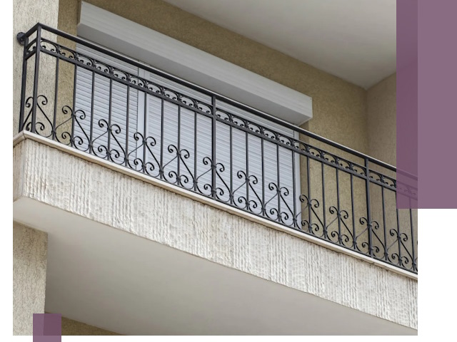 Балконные ограждения из металла и стекла в Йошкаре-Ола для домов